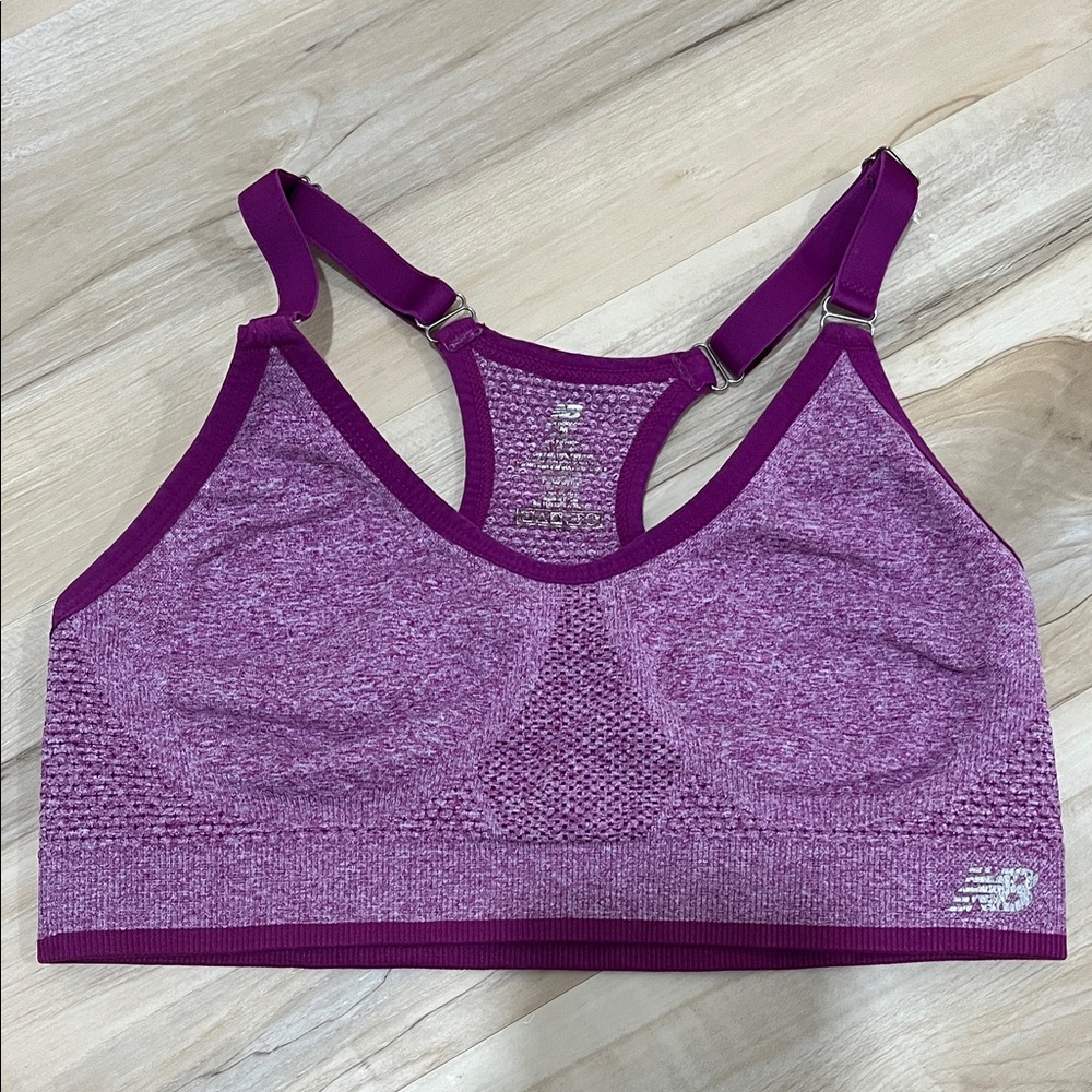 New Balance Womenโs Sports Bra Medium Purple Fitted Supportive Racerback